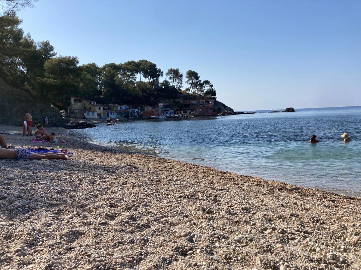 Haut de villa avec terrasse privative jardin et parking tout près des plages Tolone Esterno foto