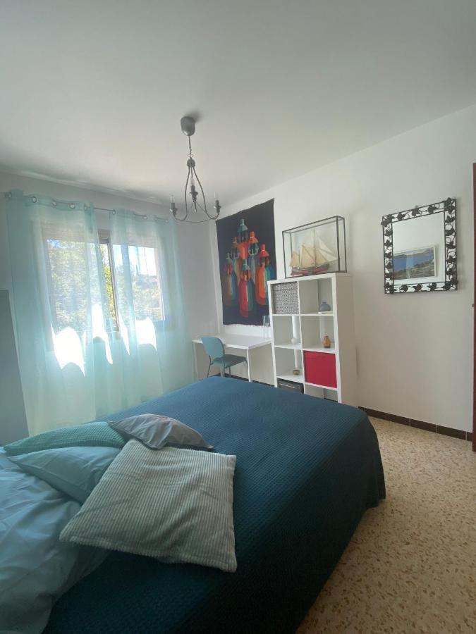 Haut de villa avec terrasse privative jardin et parking tout près des plages Tolone Esterno foto