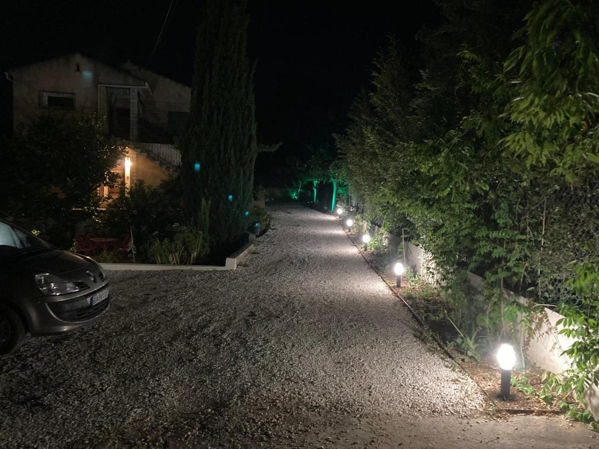 Haut de villa avec terrasse privative jardin et parking tout près des plages Tolone Esterno foto