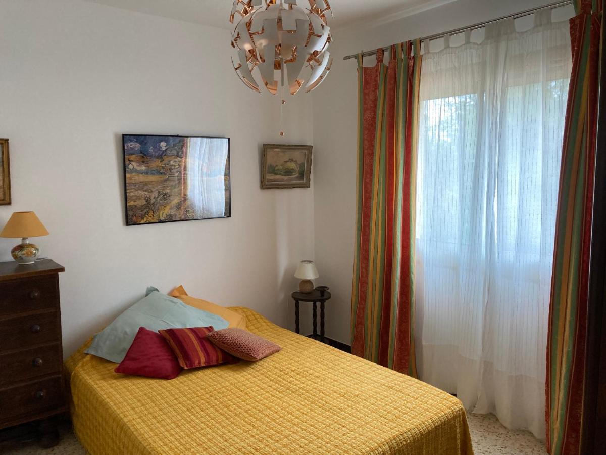 Haut de villa avec terrasse privative jardin et parking tout près des plages Tolone Esterno foto