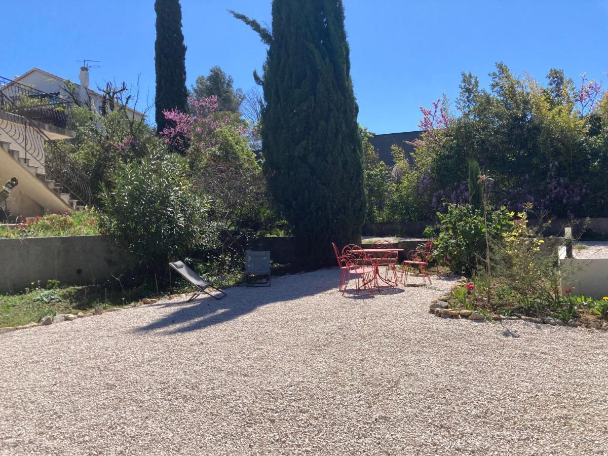 Haut de villa avec terrasse privative jardin et parking tout près des plages Tolone Esterno foto