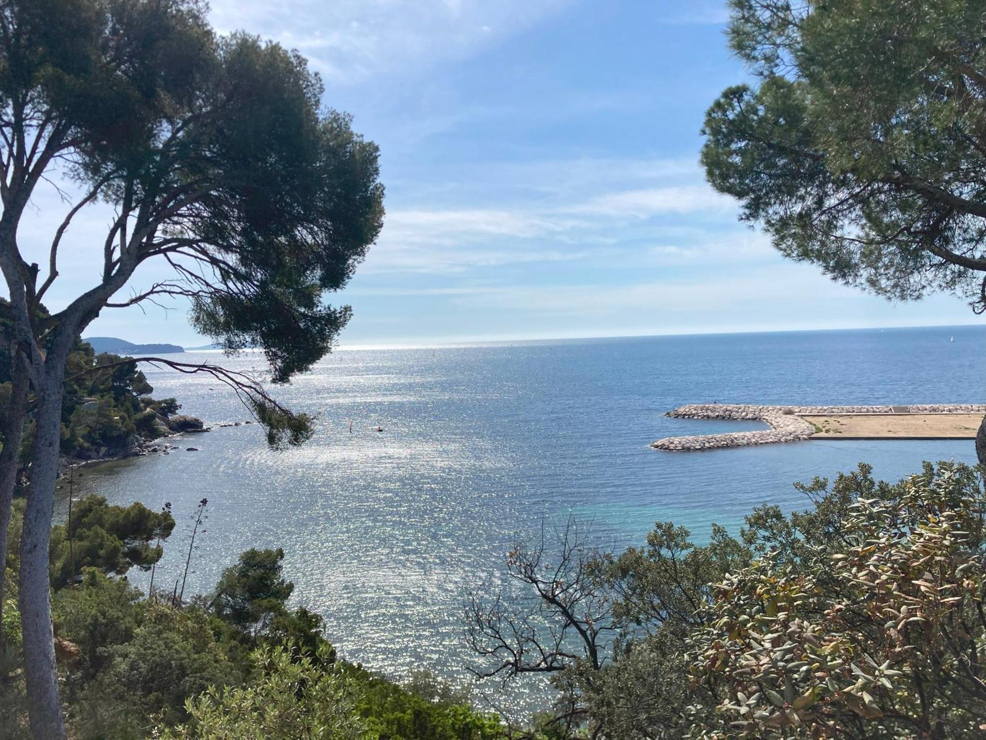 Haut de villa avec terrasse privative jardin et parking tout près des plages Tolone Esterno foto